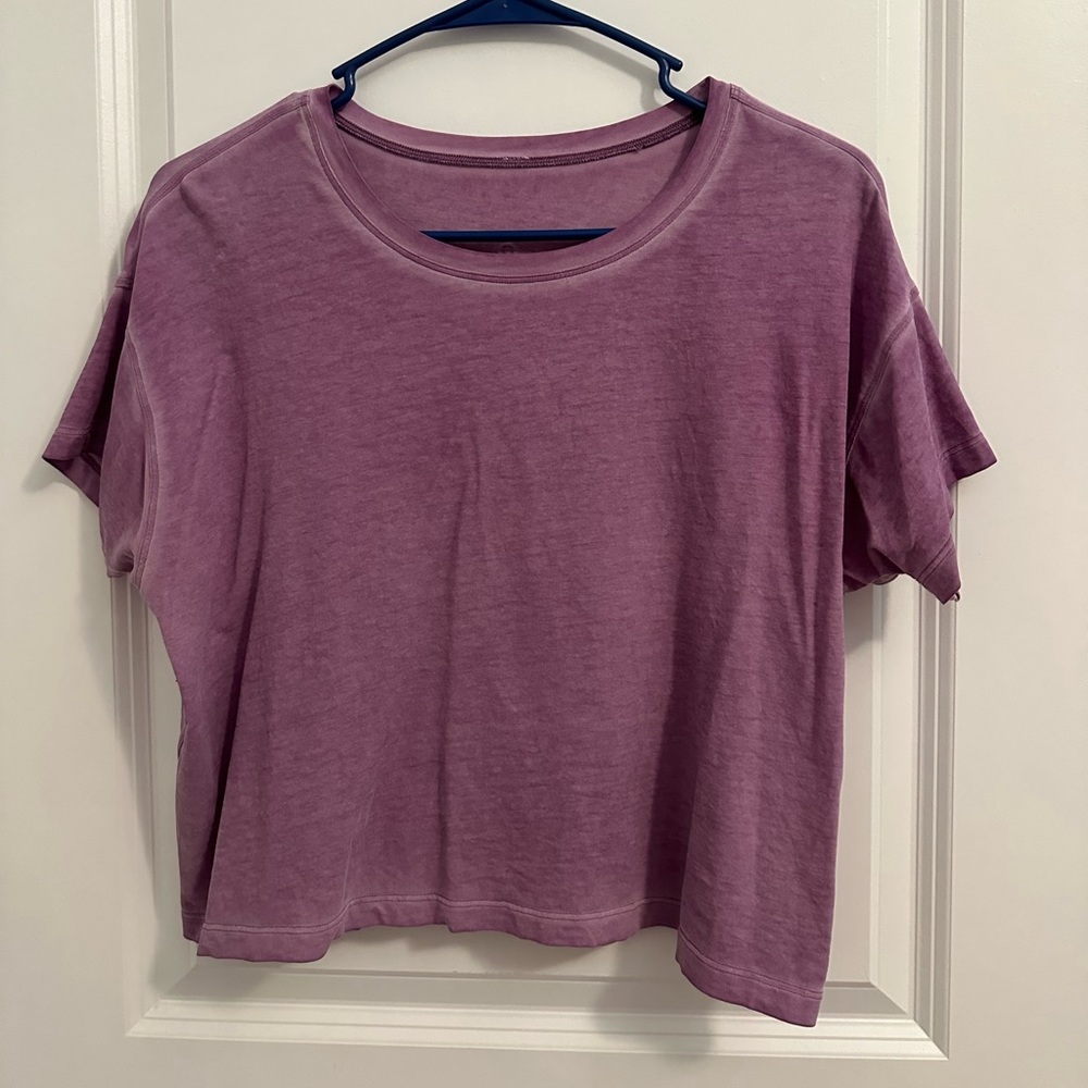 Lululemon cates T-shirt crop 6 purple shirt